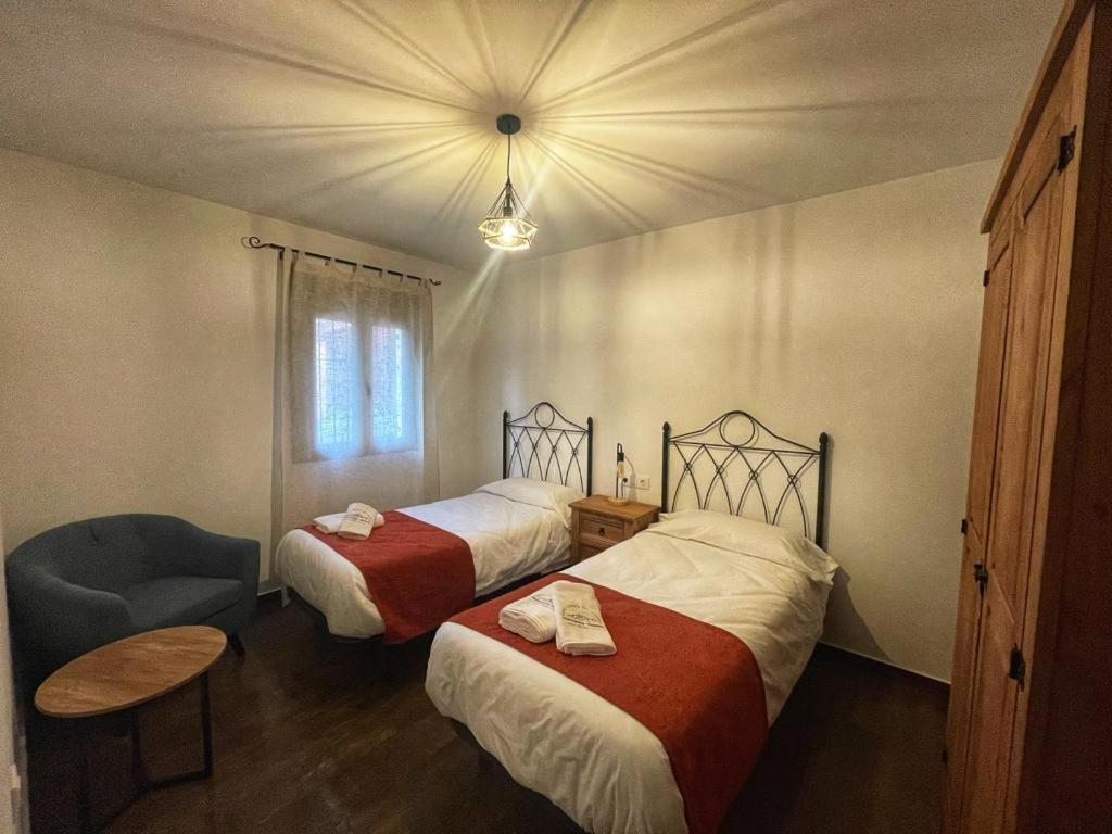 Apartamentos Dona Jimena Del Ambroz 4 Estrellas Complejo Unico En El Centro Del Pueblo - Piscina Ya Abierta Hervás Dış mekan fotoğraf