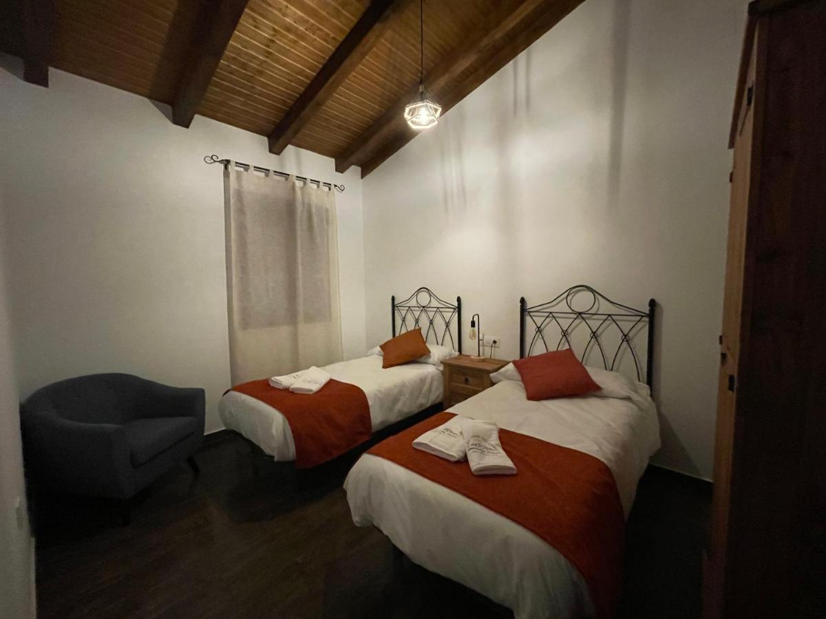 Apartamentos Dona Jimena Del Ambroz 4 Estrellas Complejo Unico En El Centro Del Pueblo - Piscina Ya Abierta Hervás Dış mekan fotoğraf